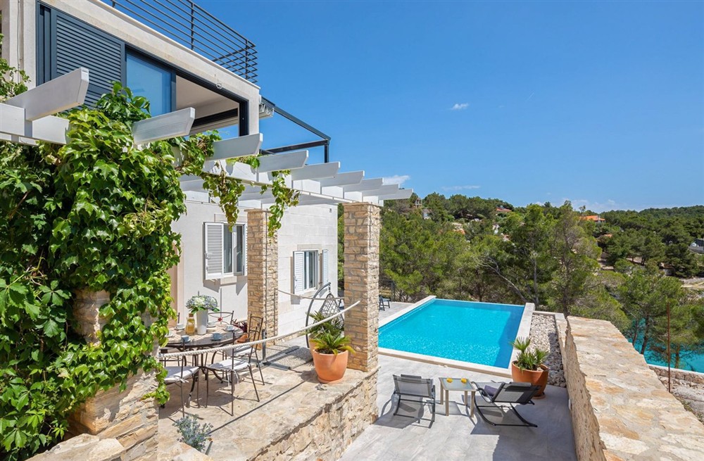 Villa Miralux