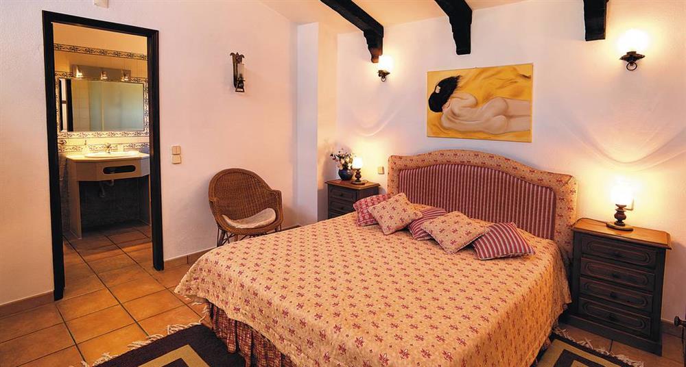 Double bedroom at Villa Monte Serafina, Guia, Algarve