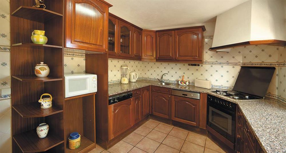 The kitchen at Villa Monte Serafina, Guia, Algarve