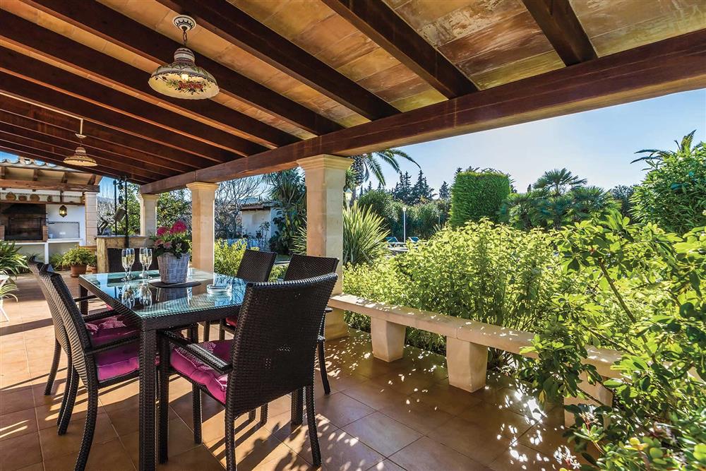 Covered terrace, alfresco dining, barbecue at Villa Moreno, Pollensa, Mallorca