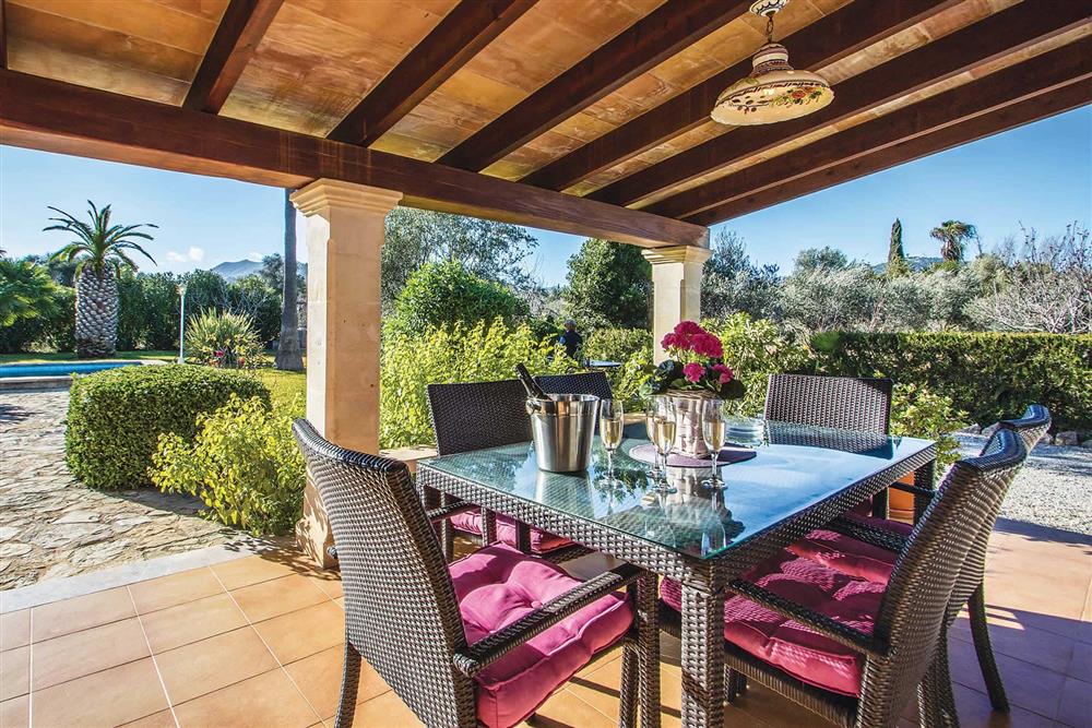 Covered terrace, alfresco dining at Villa Moreno, Pollensa, Mallorca