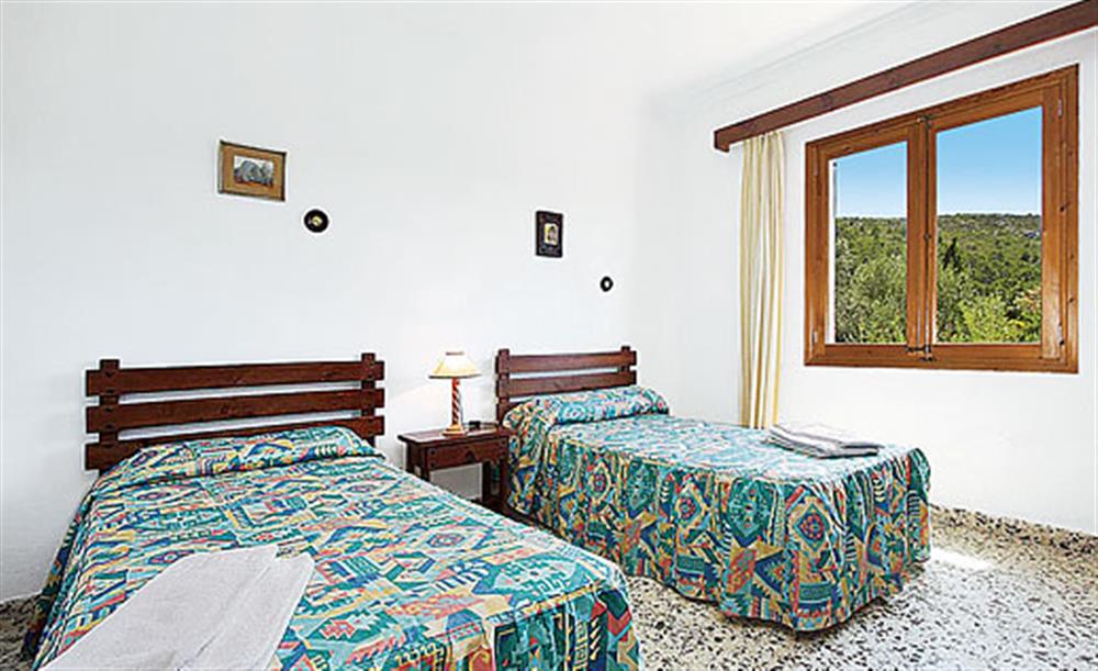 Twin bedroom at Villa Oliver, Pollensa, Mallorca