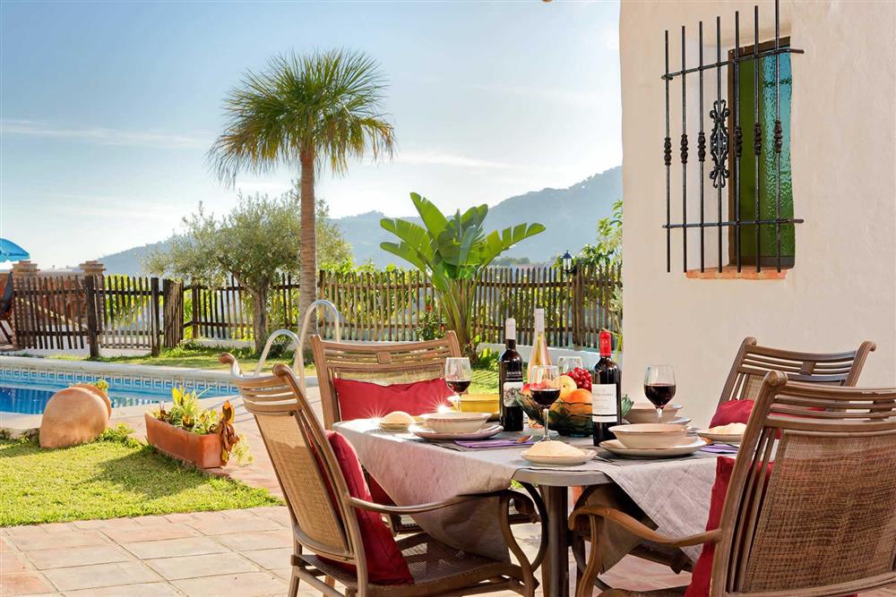 Villa with pool, alfresco dining at Villa Paraiso, Frigiliana, Andalucia