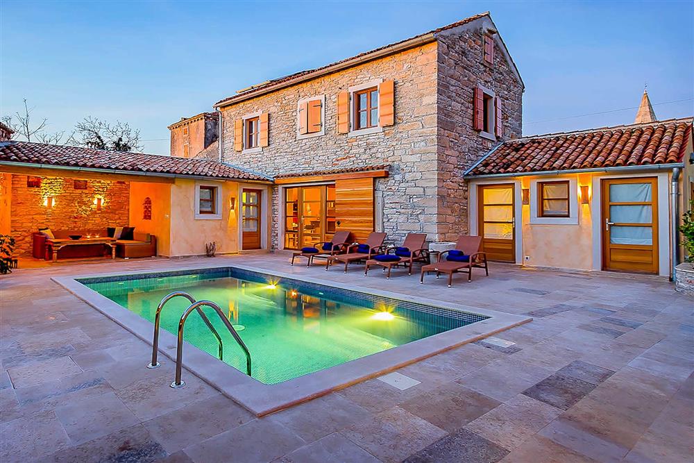 Pool, villa exterior, villa with pool (photo 4) at Villa Perla, Pula, Istria
