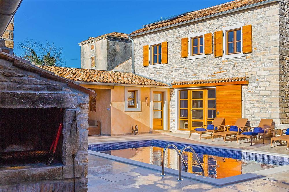 Pool, villa exterior, villa with pool (photo 6) at Villa Perla, Pula, Istria