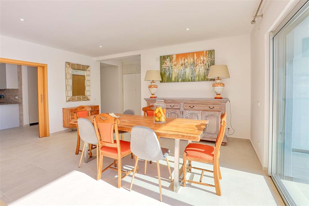 Dining room, kitchen at Villa Raquel, Vale de Parra, Algarve