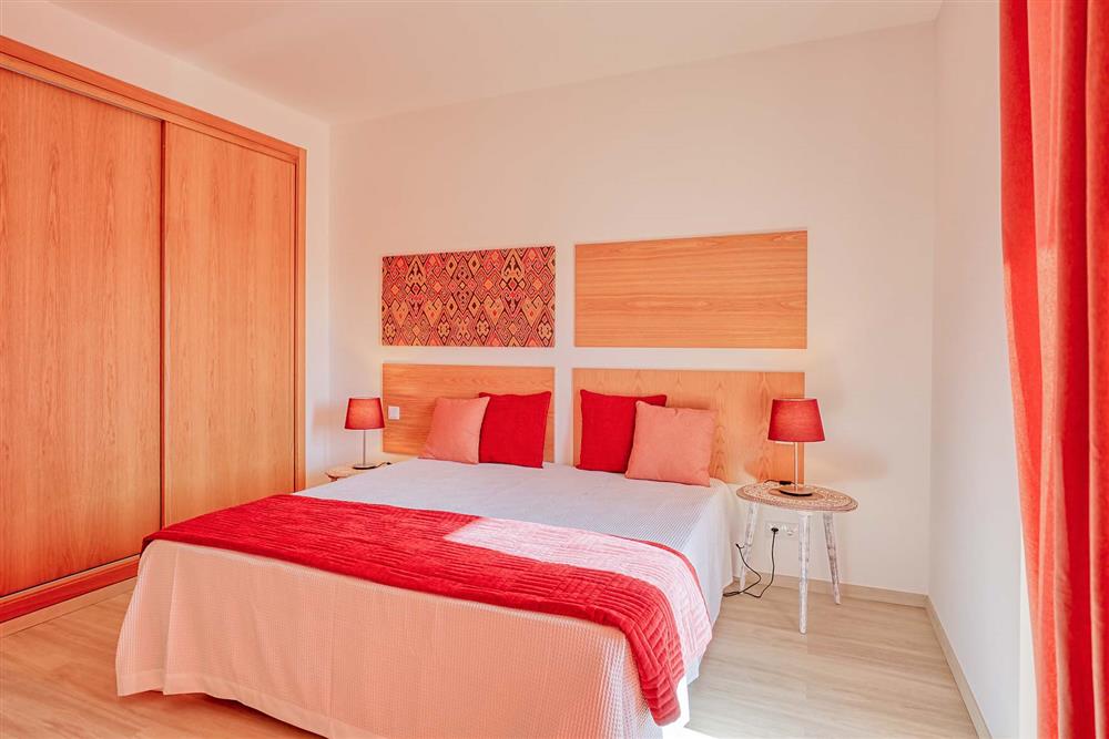 Double bedroom (photo 4) at Villa Raquel, Vale de Parra, Algarve