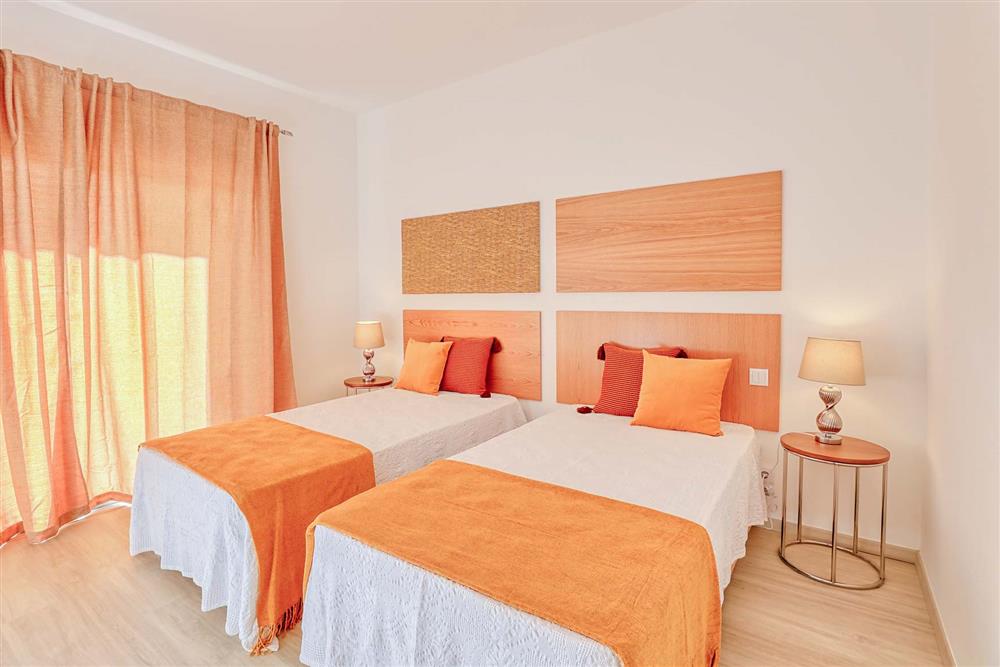 Twin bedroom at Villa Raquel, Vale de Parra, Algarve