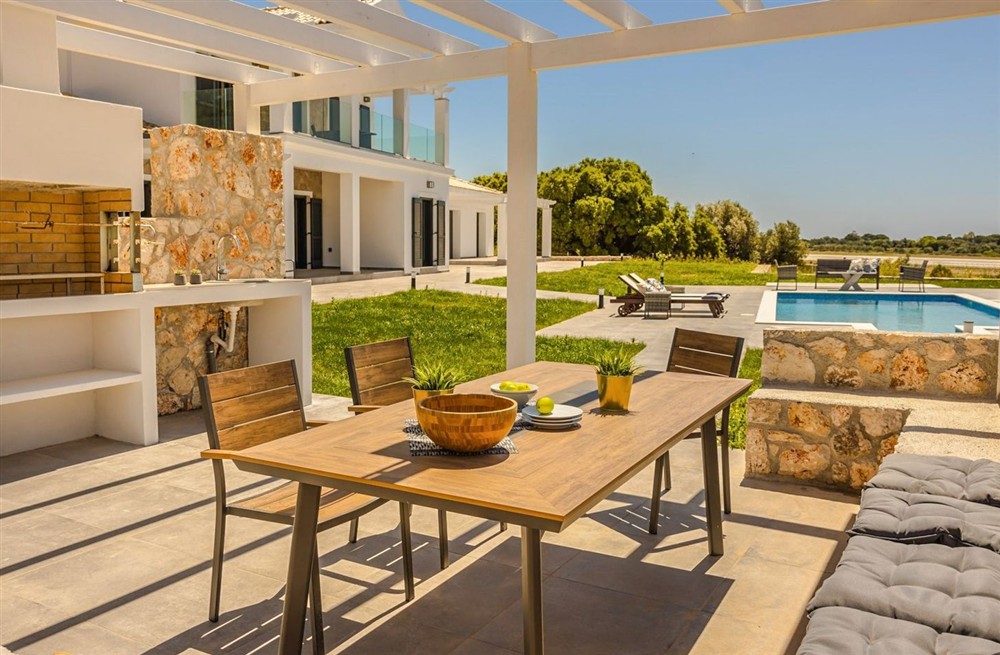 Villa Revels
