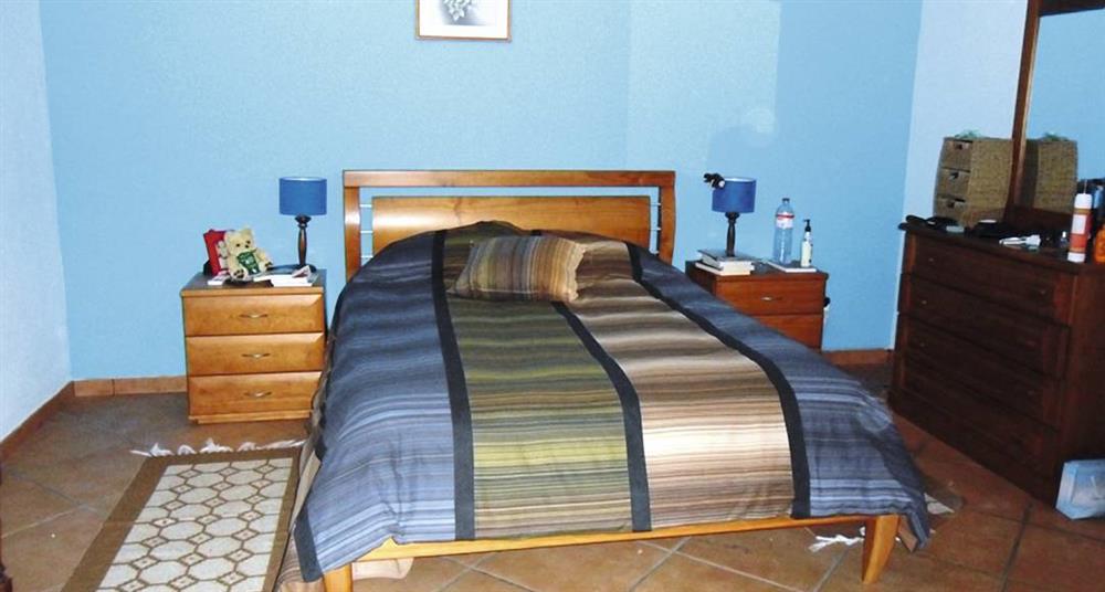 Double bedroom (photo 2) at Villa Sanuno, Vale De Parra, Algarve