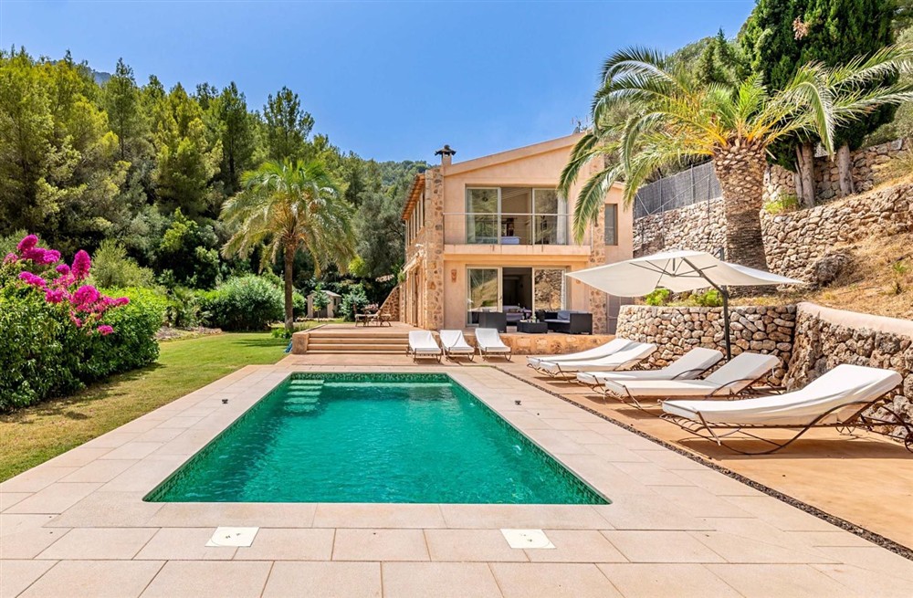 Villa Son Sales