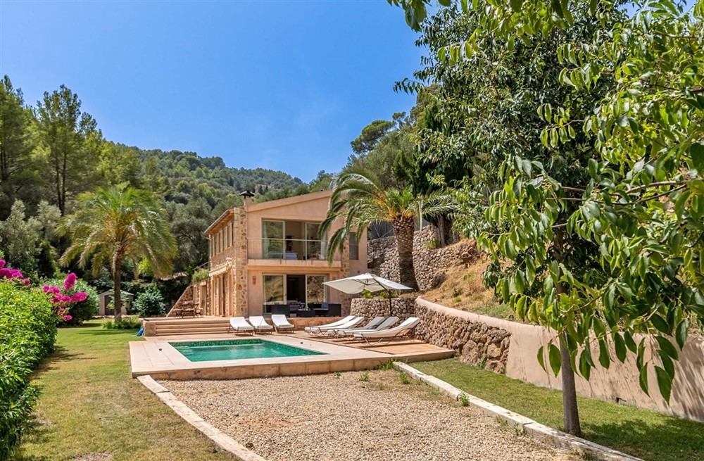 Villa Son Sales