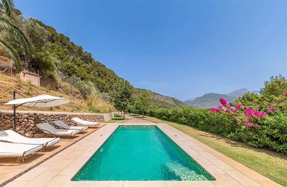 Villa Son Sales