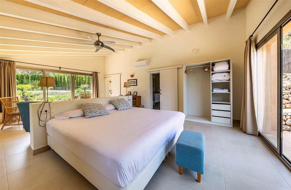Villa Son Sales
