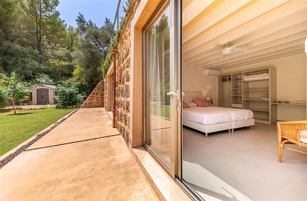 Villa Son Sales