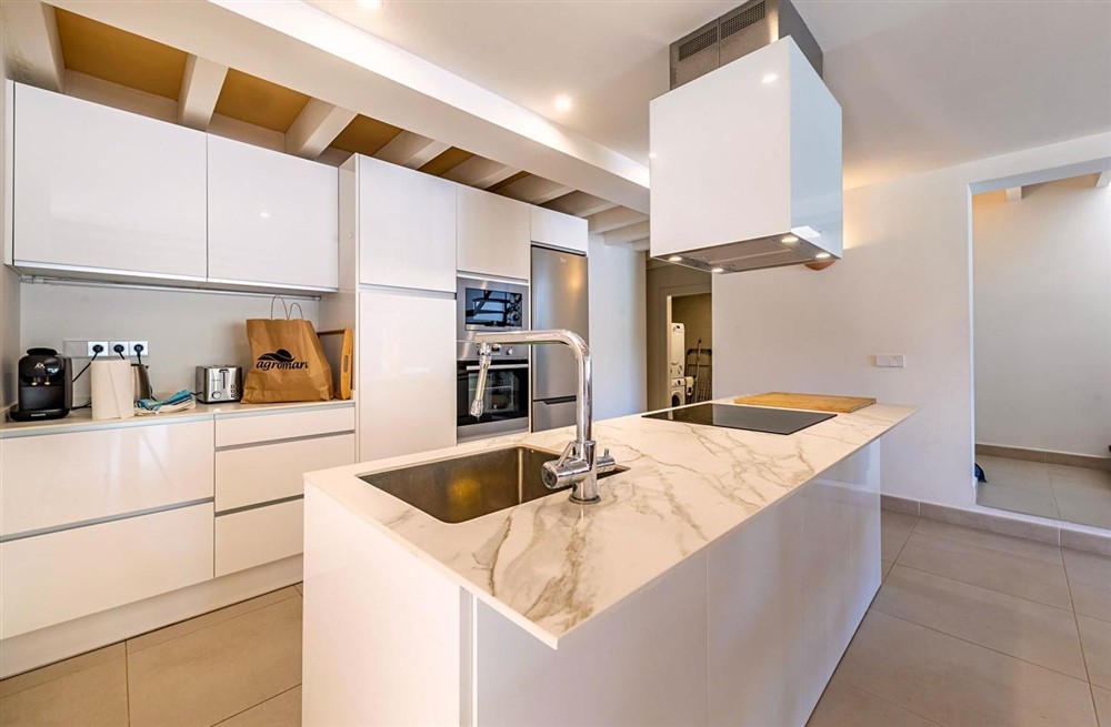 Villa Son Sales
