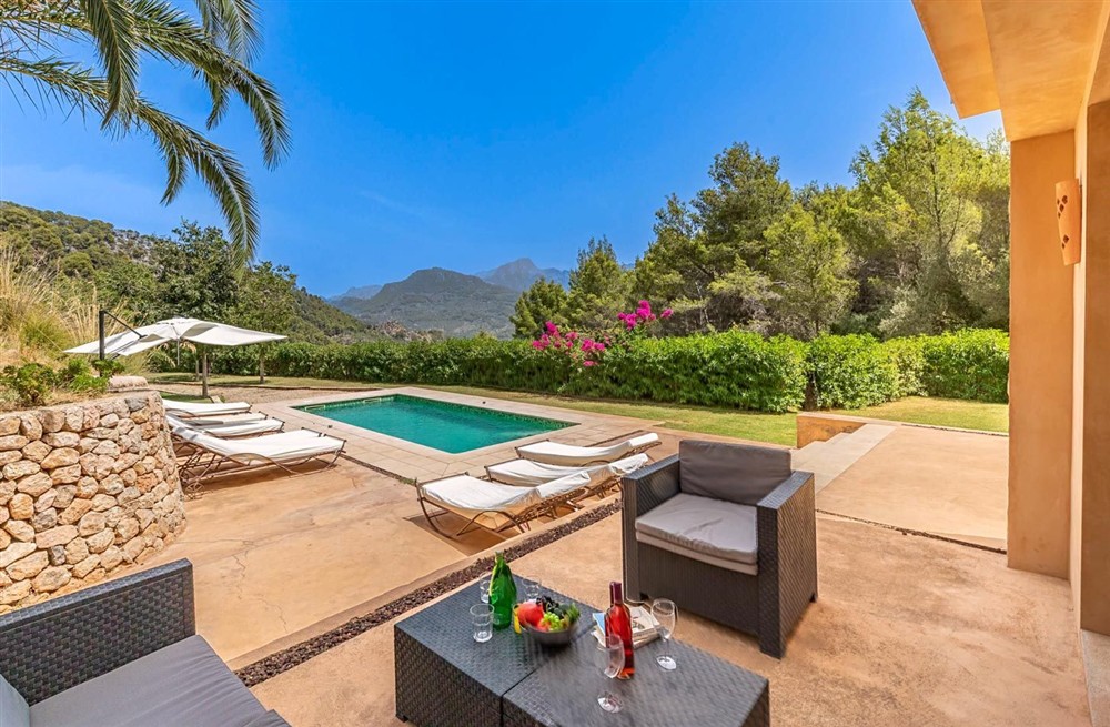 Villa Son Sales