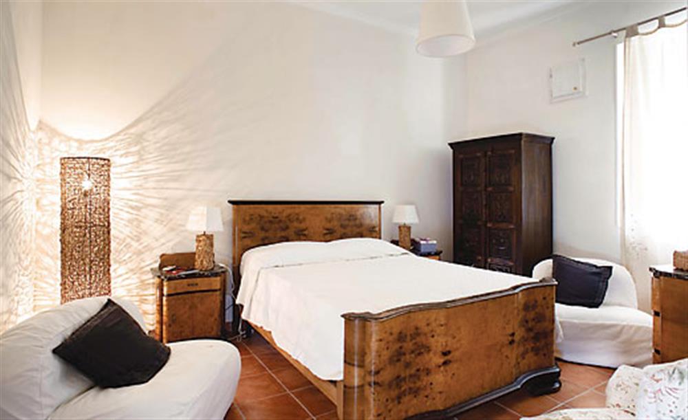 Double bedroom (photo 2) at Villa Spiga, Rosolini Sicily, Italy