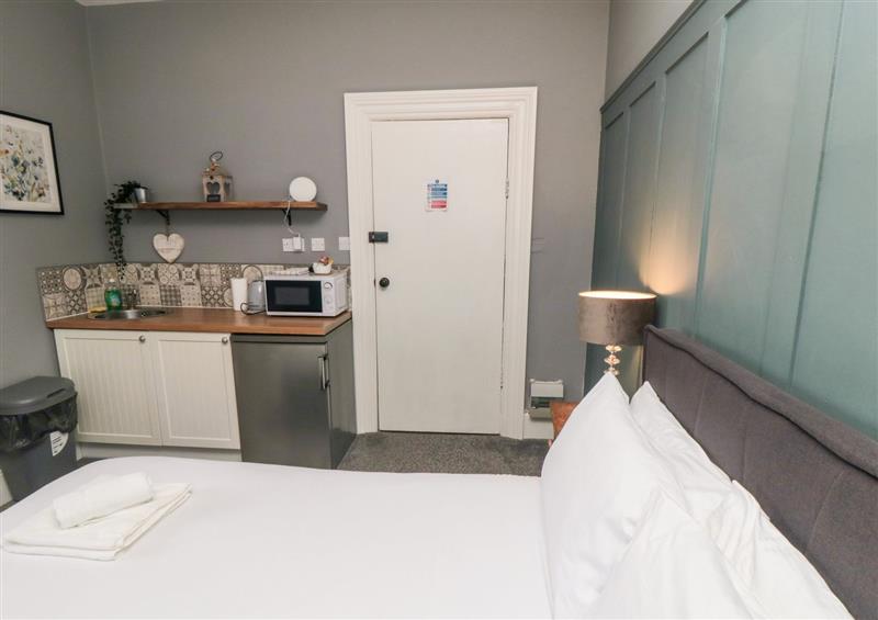 A bedroom in Villa Suite 6 (photo 2) at Villa Suite 6, Scarborough