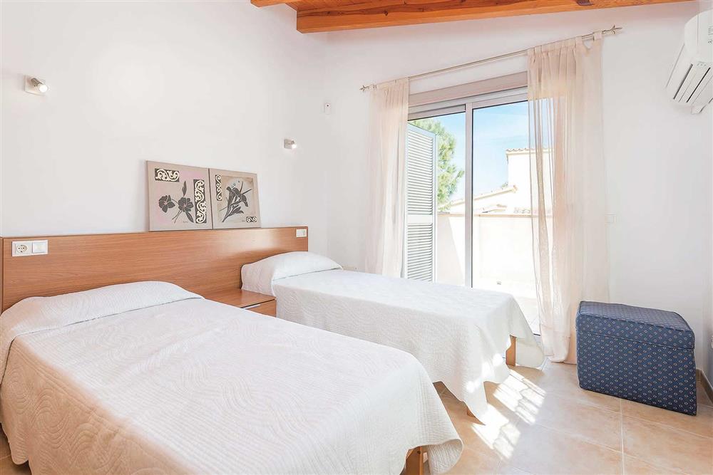 Twin bedroom at Villa Synera, Alcudia, Mallorca