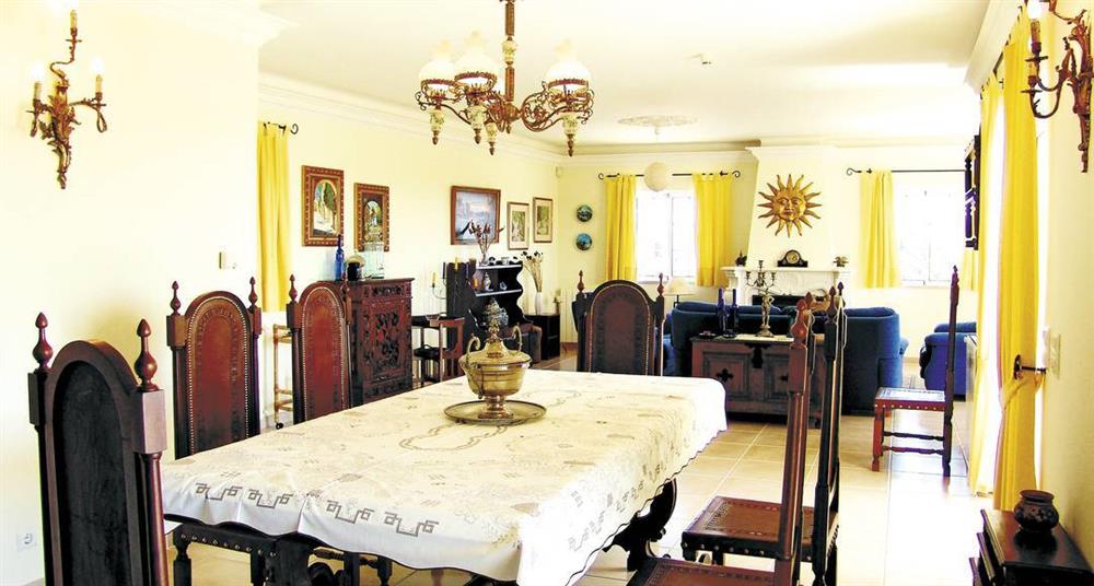 Dining room at Villa Verde, Branqueira, Algarve