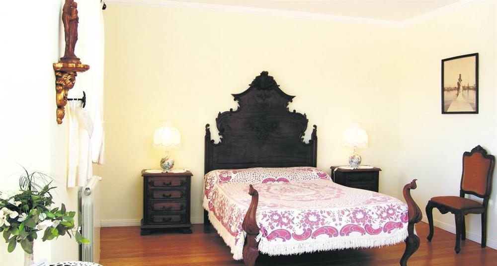 Double bedroom at Villa Verde, Branqueira, Algarve