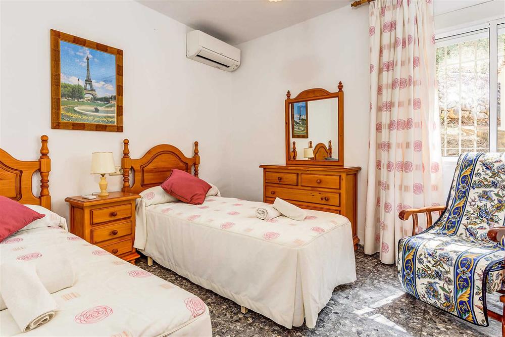 Twin bedroom at Villa Vista Azul, Frigiliana, Andalucia