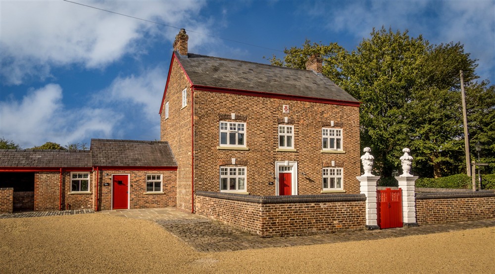 The exterior of Village Farmhouse, Cheshire (photo 2) at Village Farmhouse in Altrincham, Cheshire