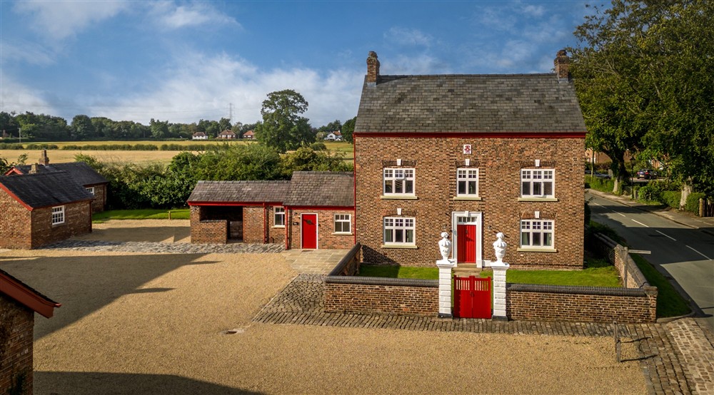 The exterior of Village Farmhouse, Cheshire (photo 3) at Village Farmhouse in Altrincham, Cheshire