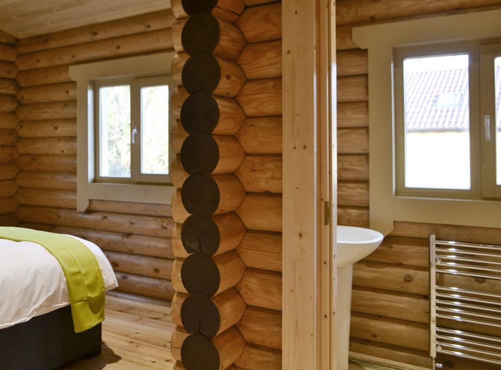 Double bedroom with en-suite at St Ebba Lodge, 