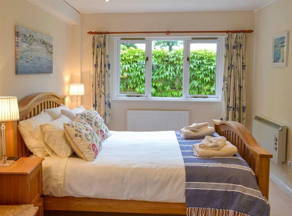Comfortable double bedroom at Vine Lodge in Bovey Tracey., Devon