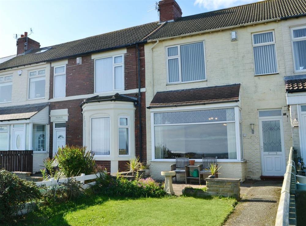 Delightful coastal terraced house at Violet Cottage in Newbiggin-by-the-Sea, Northumberland