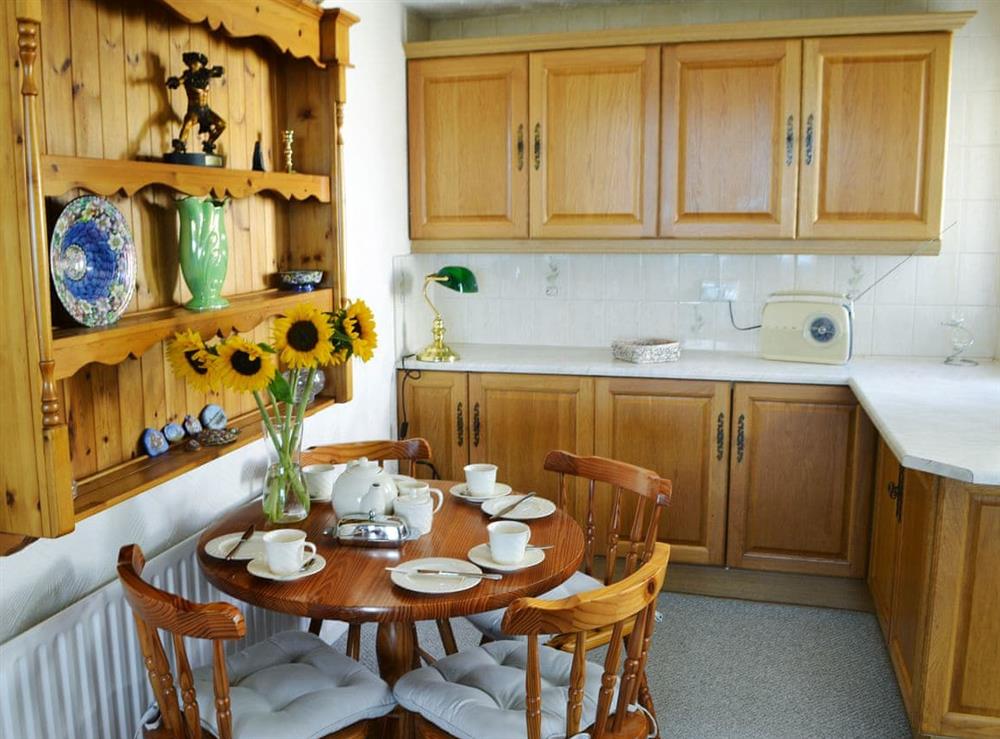 Spacious kitchen/dining room (photo 2) at Violet Cottage in Newbiggin-by-the-Sea, Northumberland