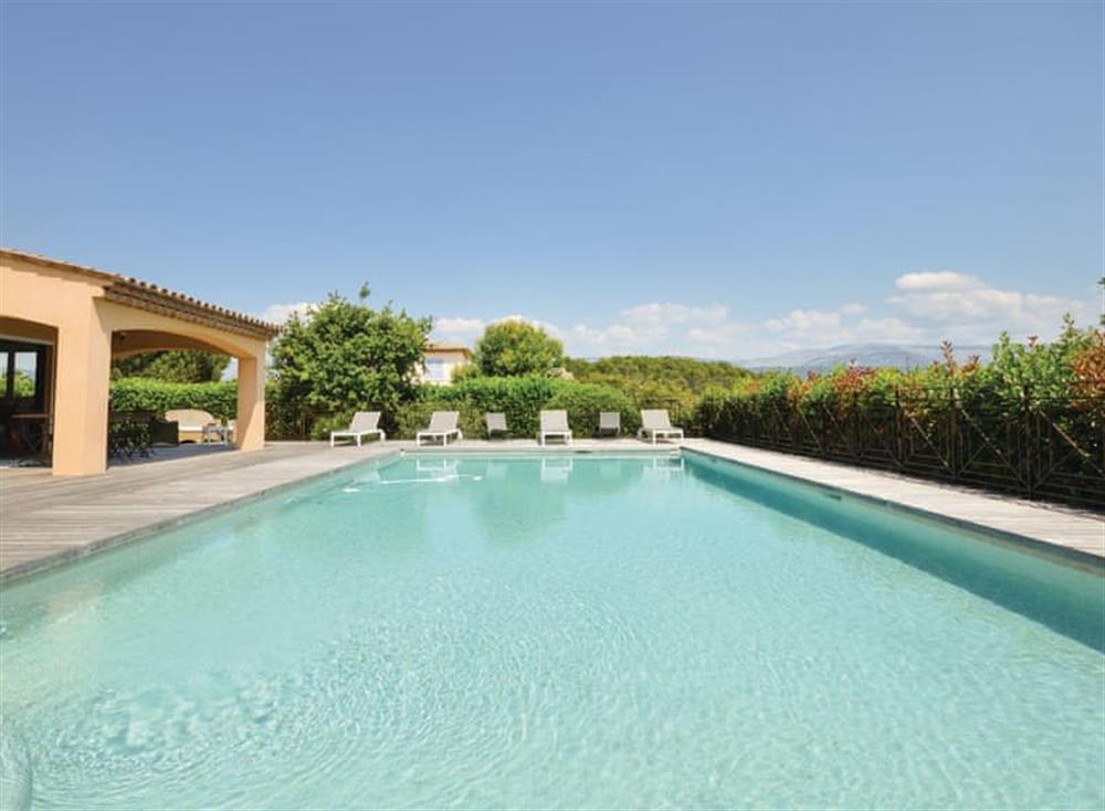 Swimming pool (photo 4) at Vue des Montagnes in Montauroux, Côte-d’Azur, France