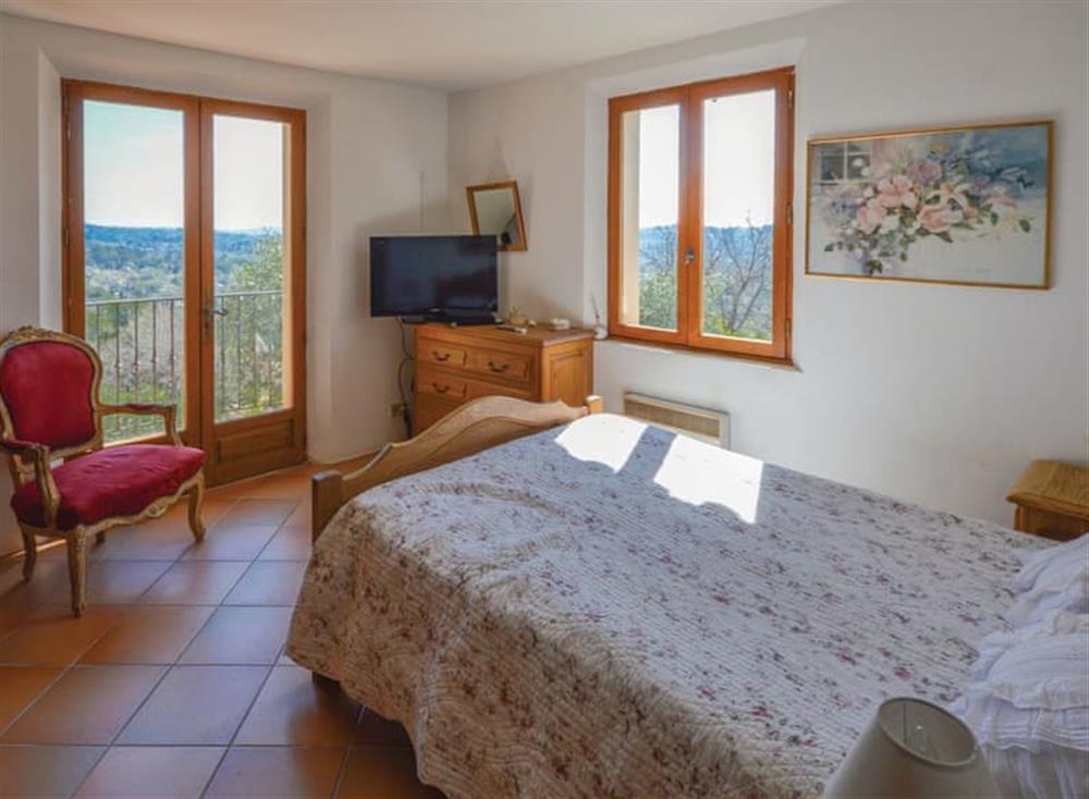 Bedroom (photo 2) at Vue Sur les Montagnes in Spéracèdes, Côte-d’Azur, France