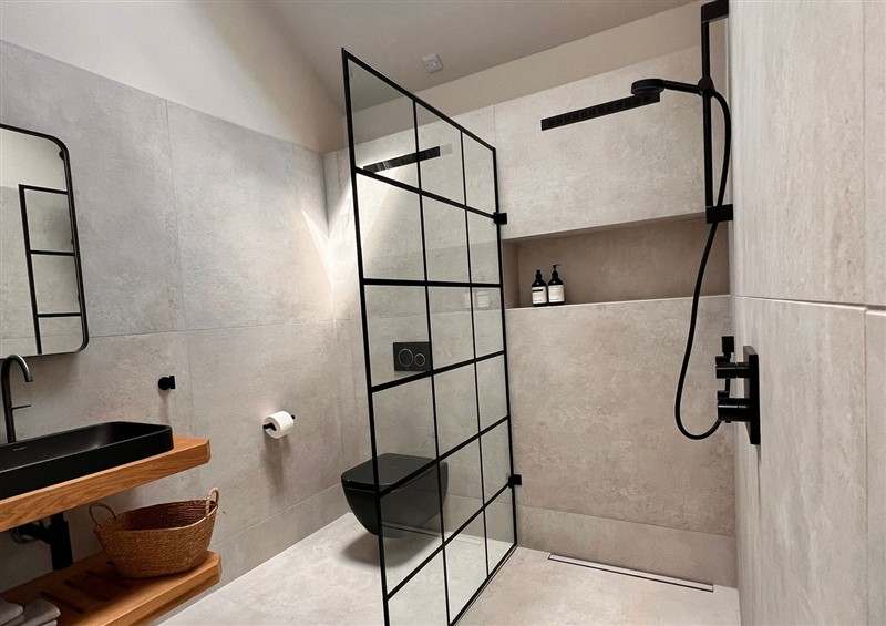 The bathroom at Wabi, Gembling near Beeford