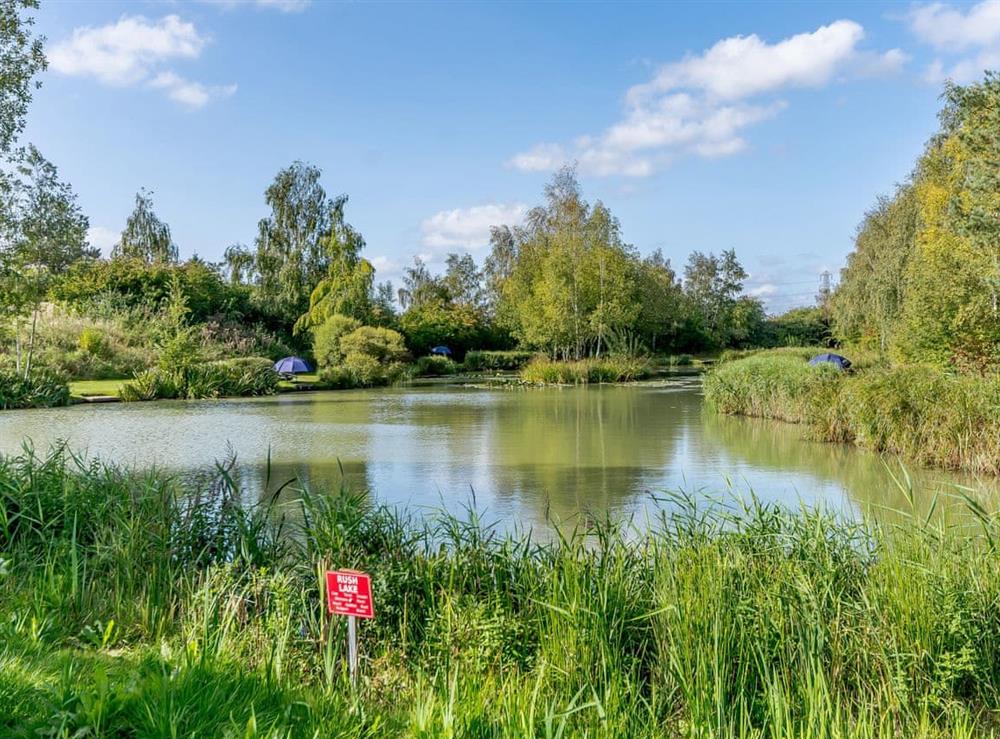 Wagtail Fishery Lodge 3 in Marston, near Grantham, Lincolnshire sleeps 4