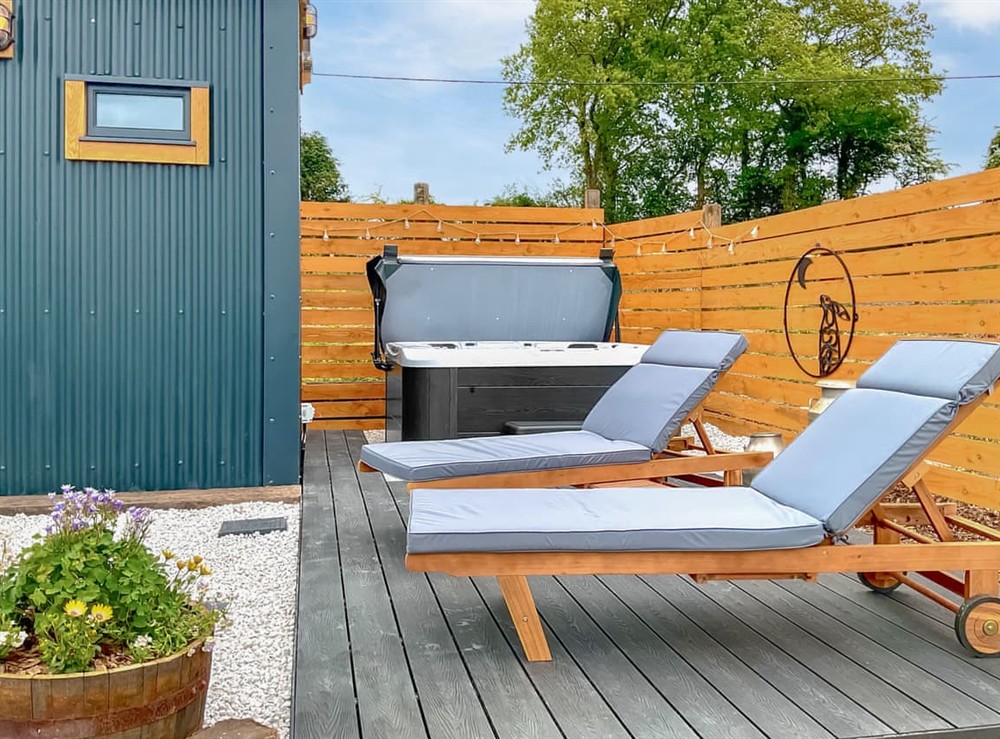 Decking at Walkeridge Farm in Reading, Hampshire