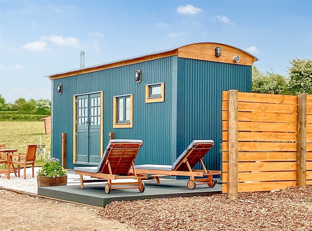 Exterior (photo 3) at Walkeridge Farm in Reading, Hampshire