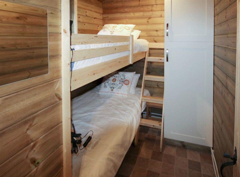 Cosy bunk bedroom at Treehouse Cabin, 