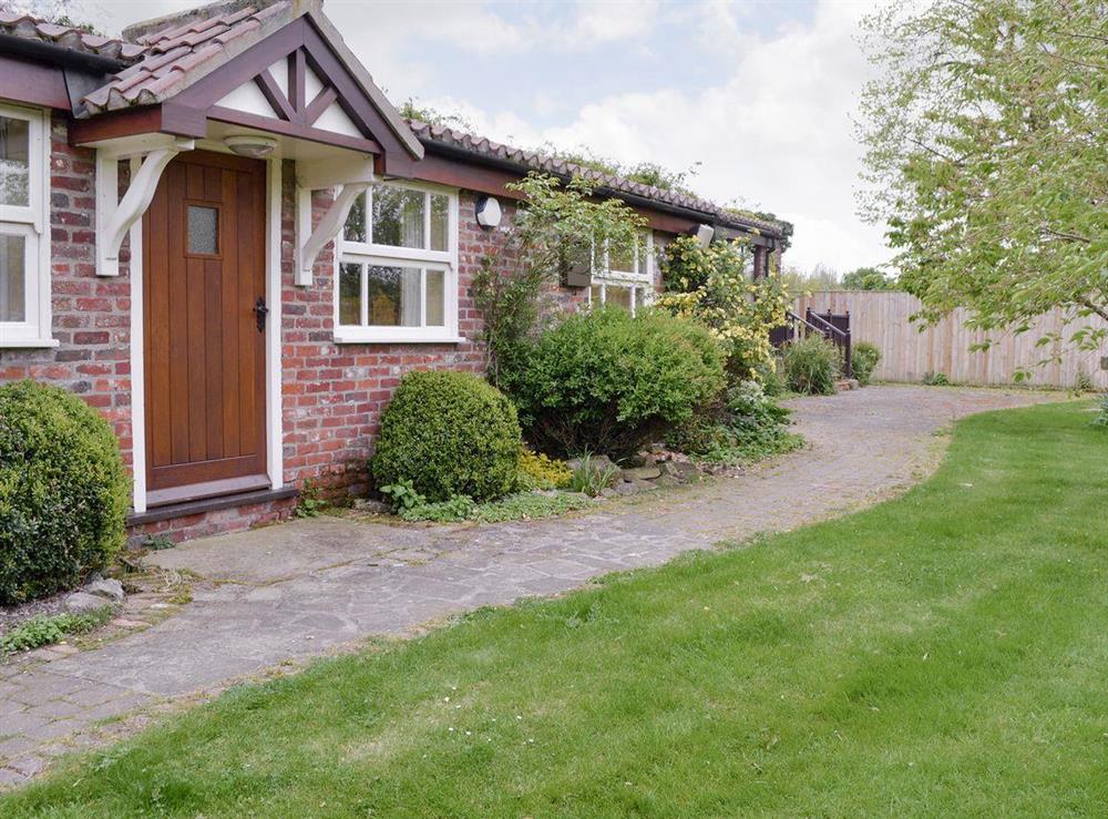 Attractive holiday home at Walled Garden Lodge in Camerton, near Hull, North Humberside