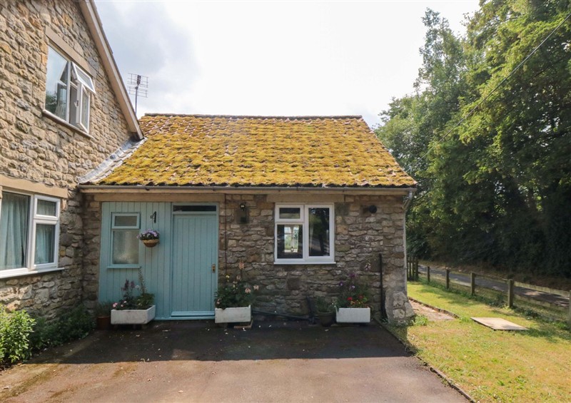 Outside at Walnut Cottage, Helmsley