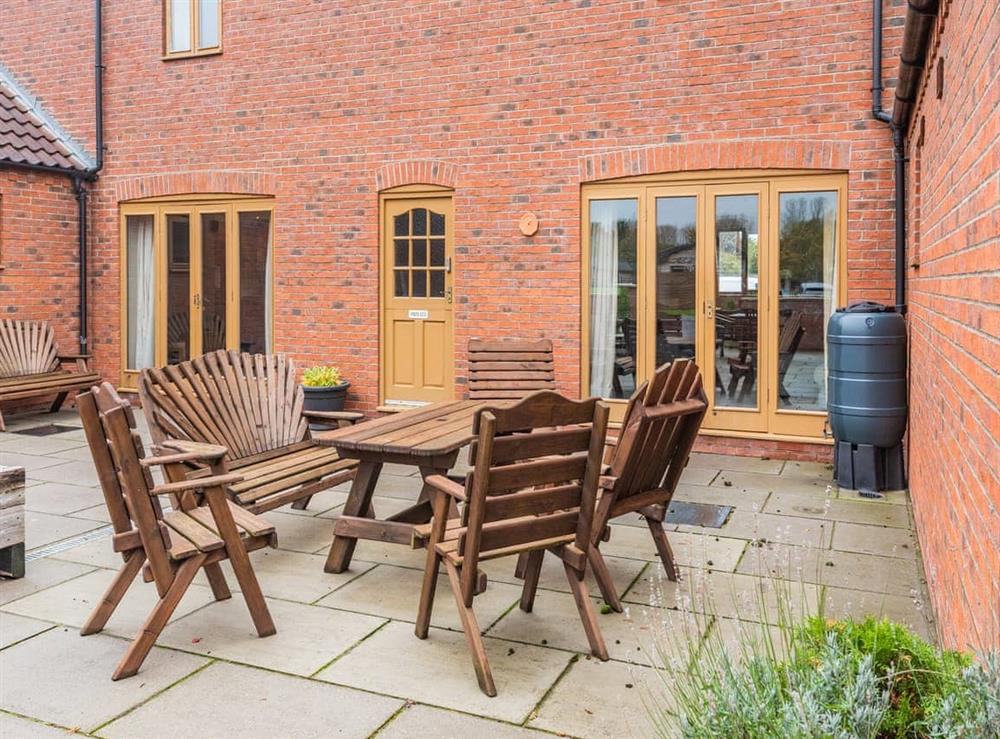 Sitting-out-area at Walnut Cottage in Louth, Lincolnshire