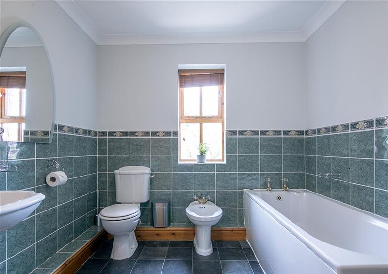 Bathroom (photo 2) at Waltons Close, Stainton