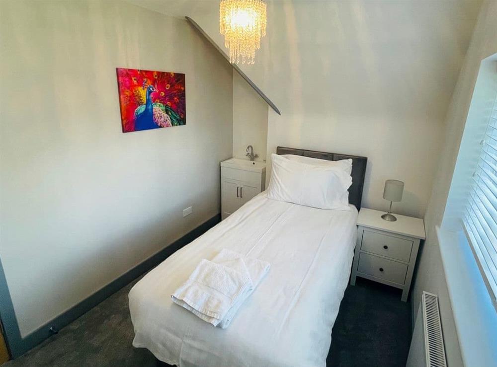 Single bedroom at Warren House Retreat in Maldon, Essex