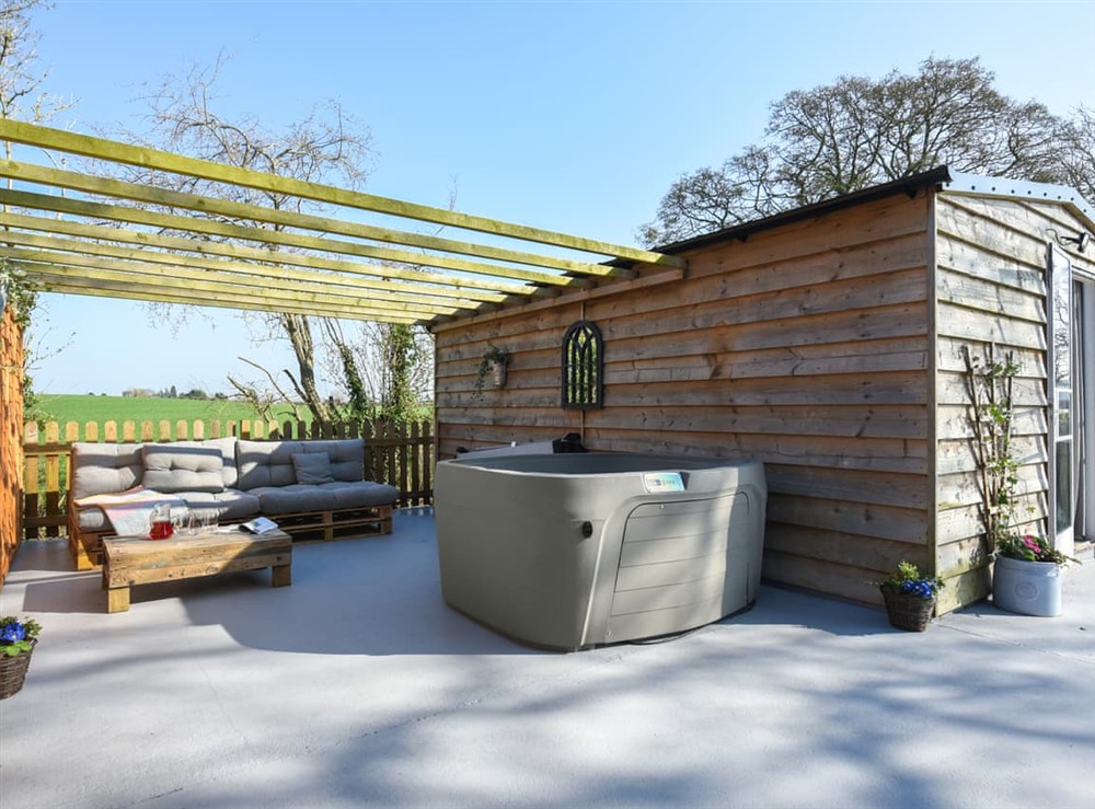 Hot tub at Waterloo Cottage in Ivington Leominster, Herefordshire