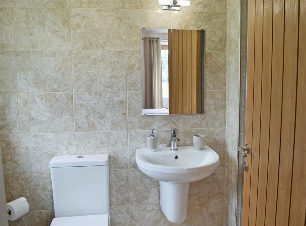 En-suite with shower cubicle at Waterloo Farm House in Waterloo, near Dunkeld, Perthshire