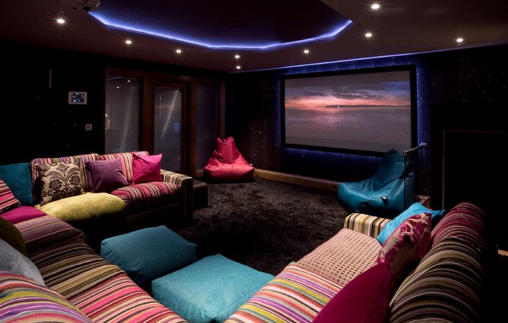 Ground floor: Private cinema with a choice of seating and incorporating state of the art technology and mood lighting 
