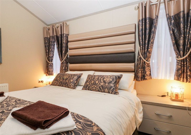 A bedroom in Water's Reach (photo 3) at Waters Reach, White Cross Bay Holiday Park near Troutbeck Bridge
