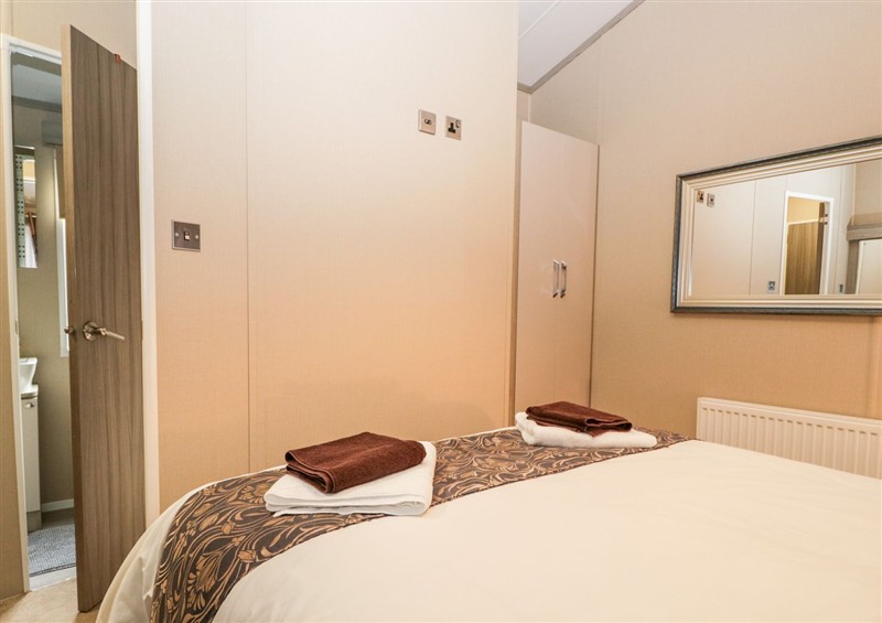A bedroom in Water's Reach (photo 4) at Waters Reach, White Cross Bay Holiday Park near Troutbeck Bridge